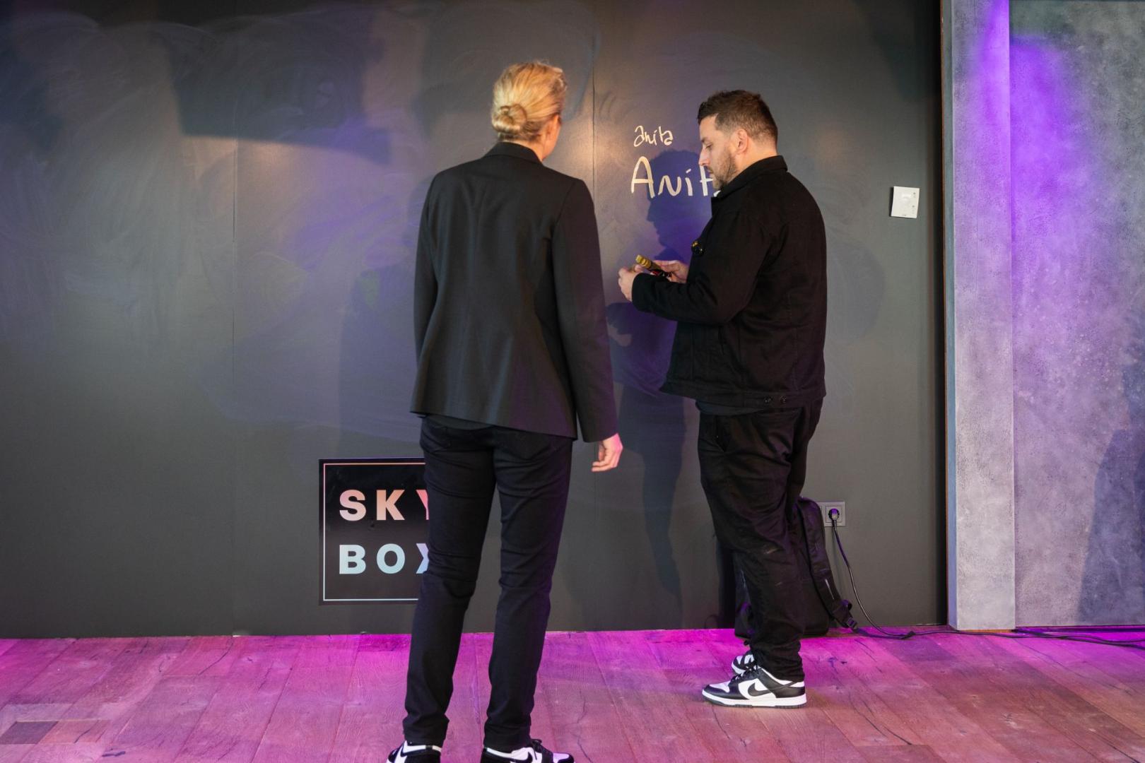 SKYBOX X ANITA ELBERS