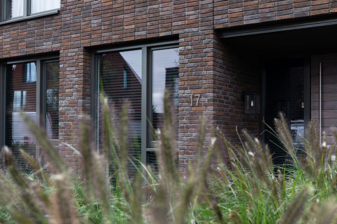 VOGELENSAGNH A BRICK STORY