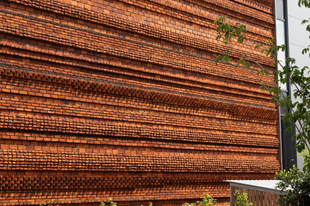 VOGELENSAGNH A BRICK STORY