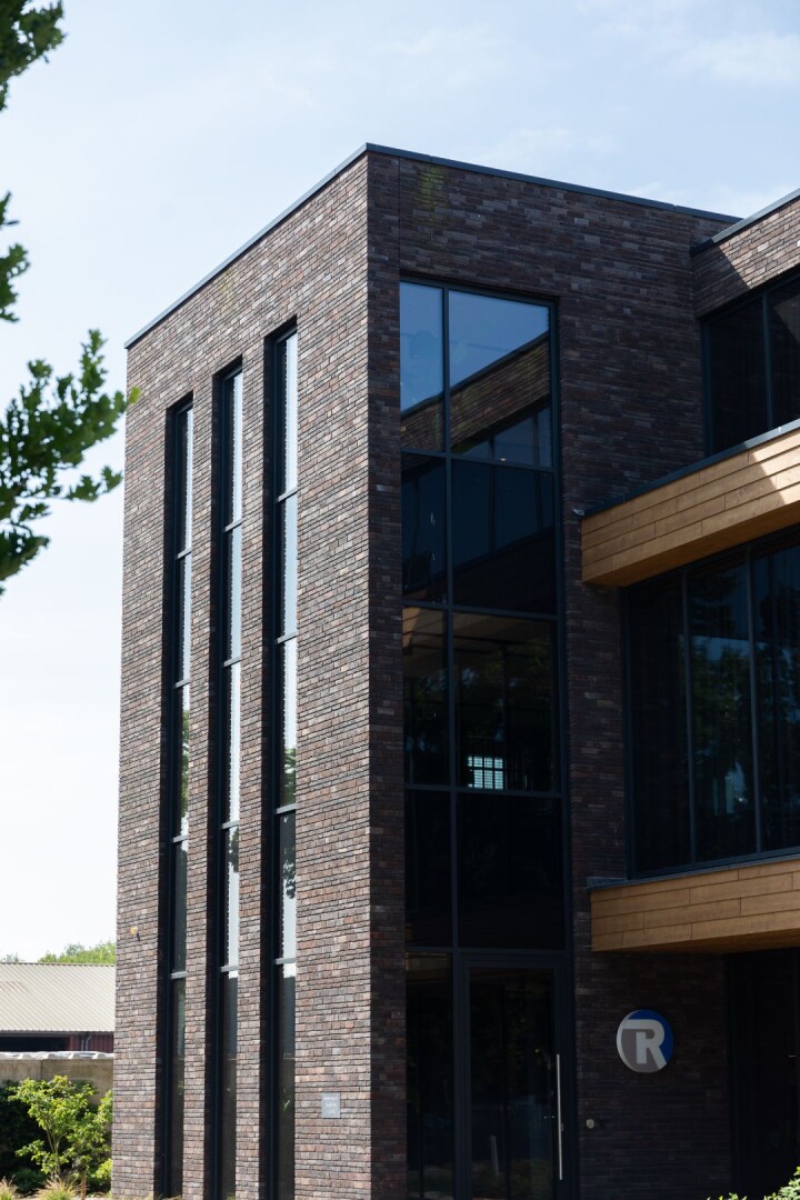 VOGELENSAGNH A BRICK STORY